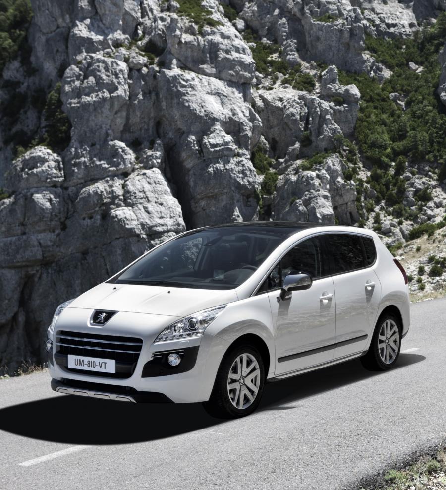  Peugeot 3008 HYbrid4 2010 года  (фото 23 из 35)